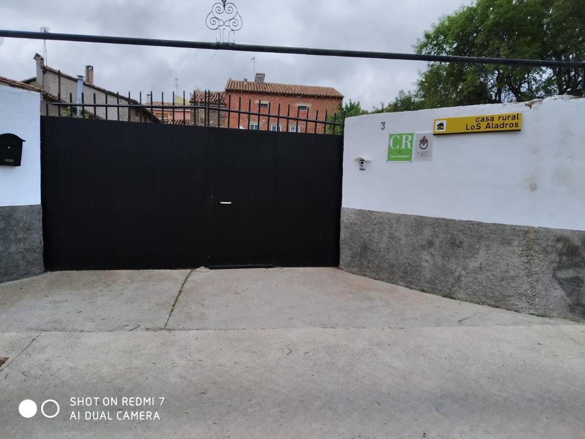 Los Aladros La Puebla De Valverde Exteriör bild